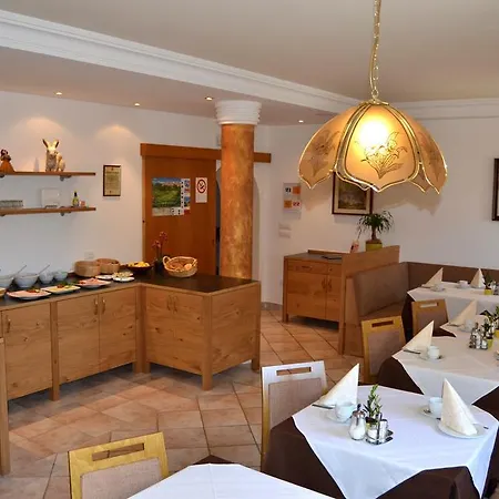 Gasthof Garni Dorothea Dorf Tirol